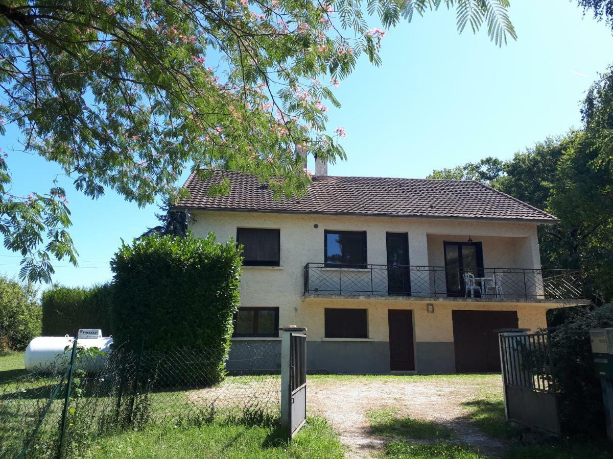 Location De Vacances A Gourdon En Bouriane Экстерьер фото