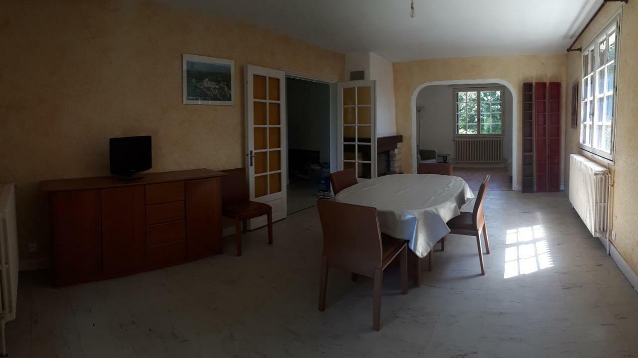 Location De Vacances A Gourdon En Bouriane Экстерьер фото